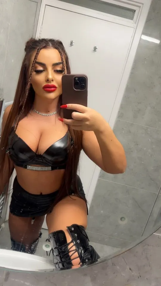 Ts karina Tabulos 🍑🍑💦💦💦 Party Poppers Kamagra 🔥🔥🔥 — Foto 1